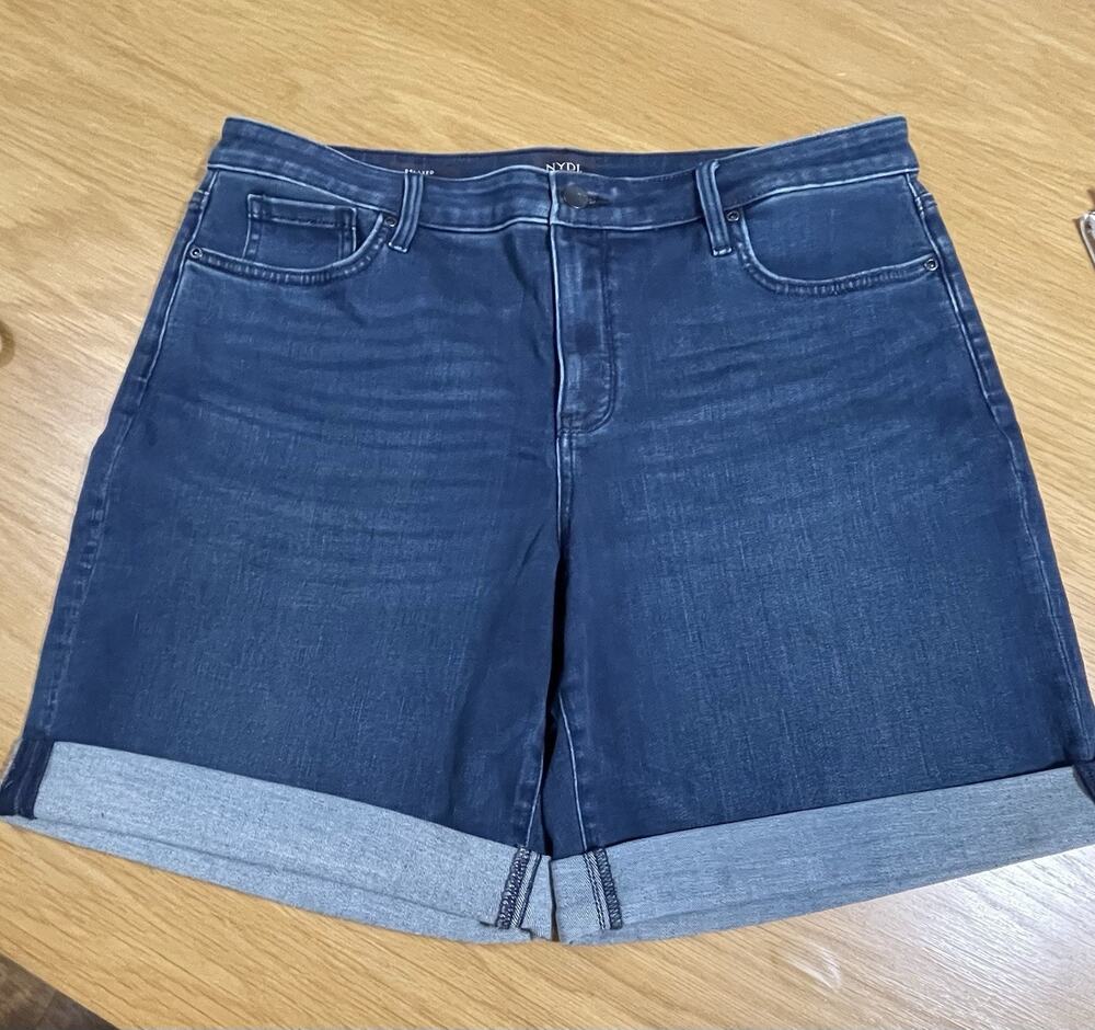 NYDJ Relaxed Shorts Denim Lift Tuck Technology Cuffed Hem Women’s Sz 14